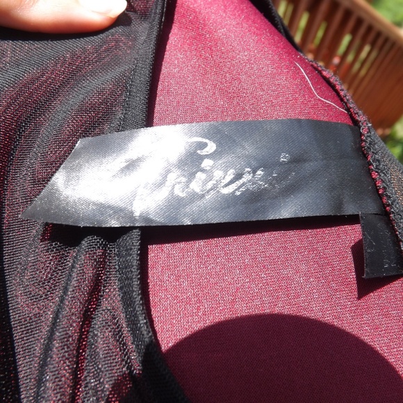 Burgundy and black fit and flare dress - Picture 7 of 8